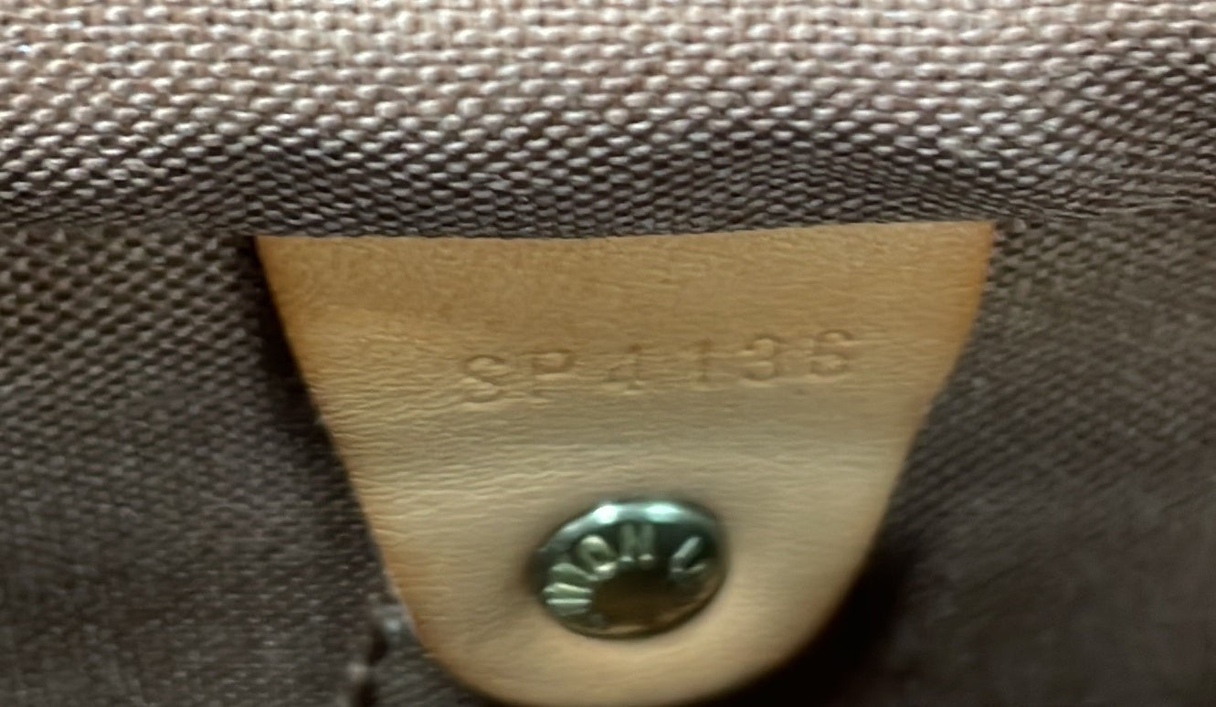 Louis Vuitton Speedy Handbag Monogram Canvas 30