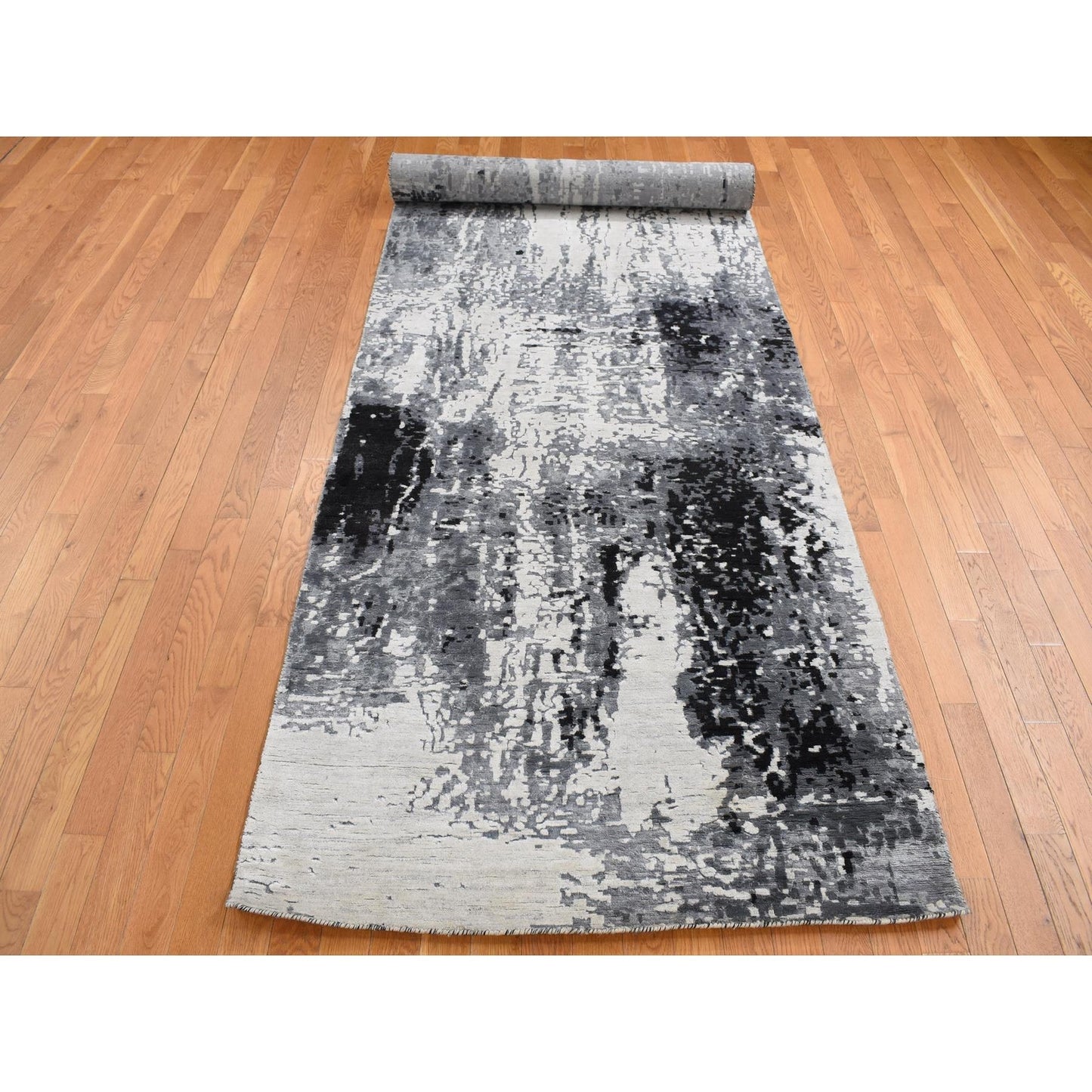 4'2"X13'1" Gray Abstract Design Wool & Silk Hand Knotted Wide Runner Rug