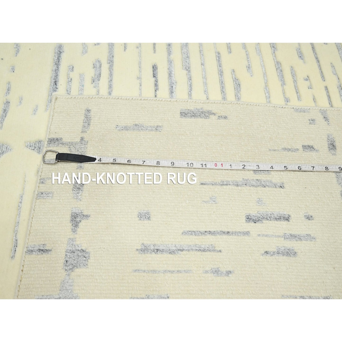 5'X7' Ivory Modern Design Textured Weave Hand Knotted Wool & Silk Rug