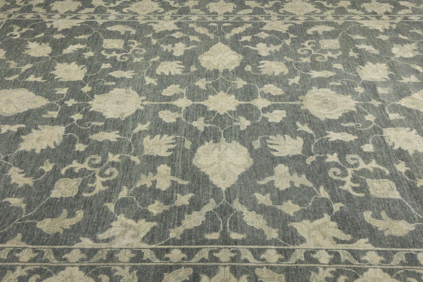 Extra Large Floral Transitional Rug Oriental