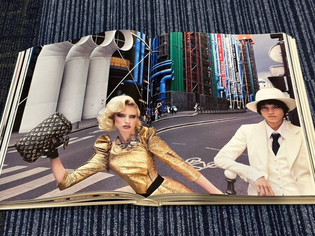 Louis Vuitton Fashion Photography Book (English Edition) - Large Hardcover