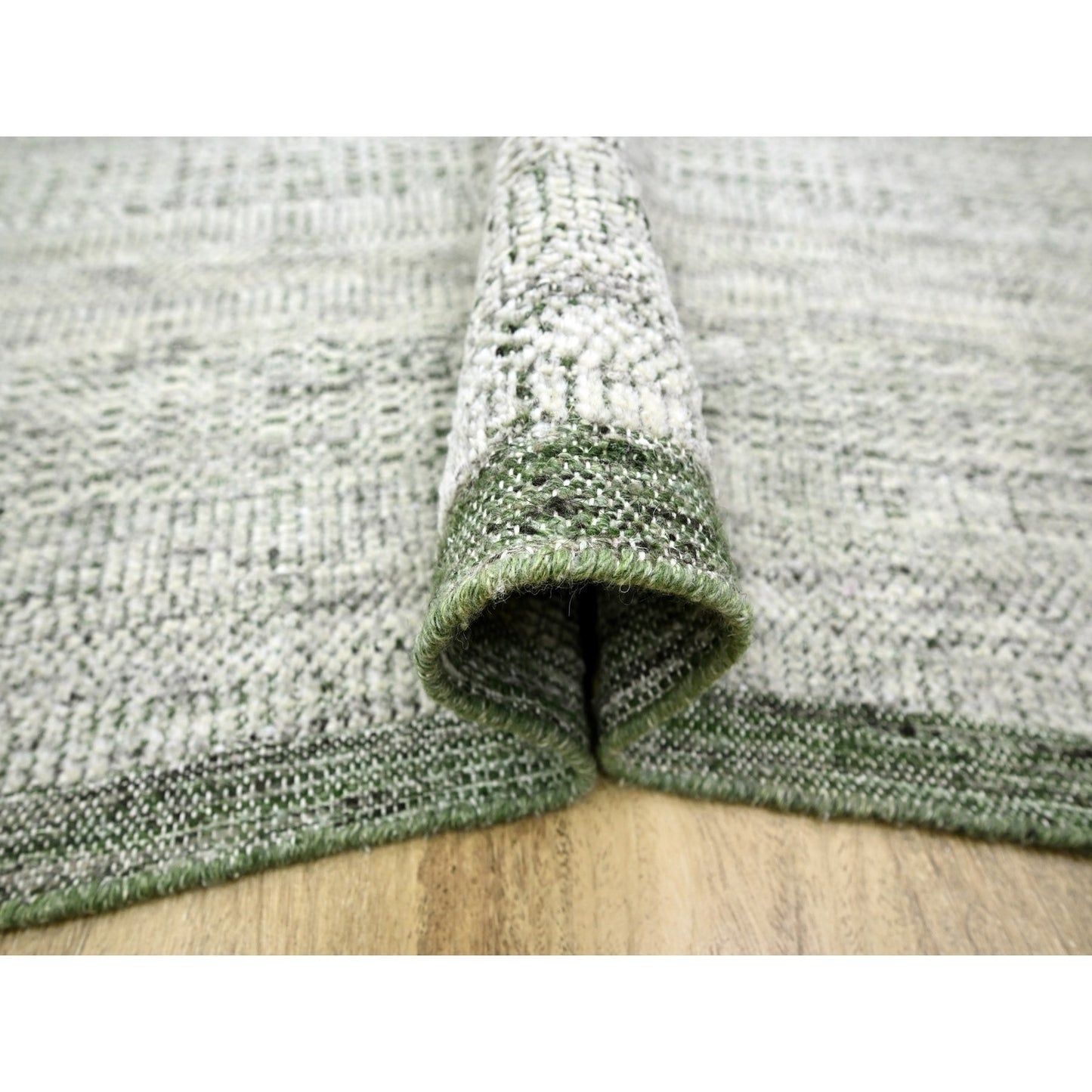 10'2"X10'2" Green & White Grass Design Pure Wool Hand Knotted Square Rug