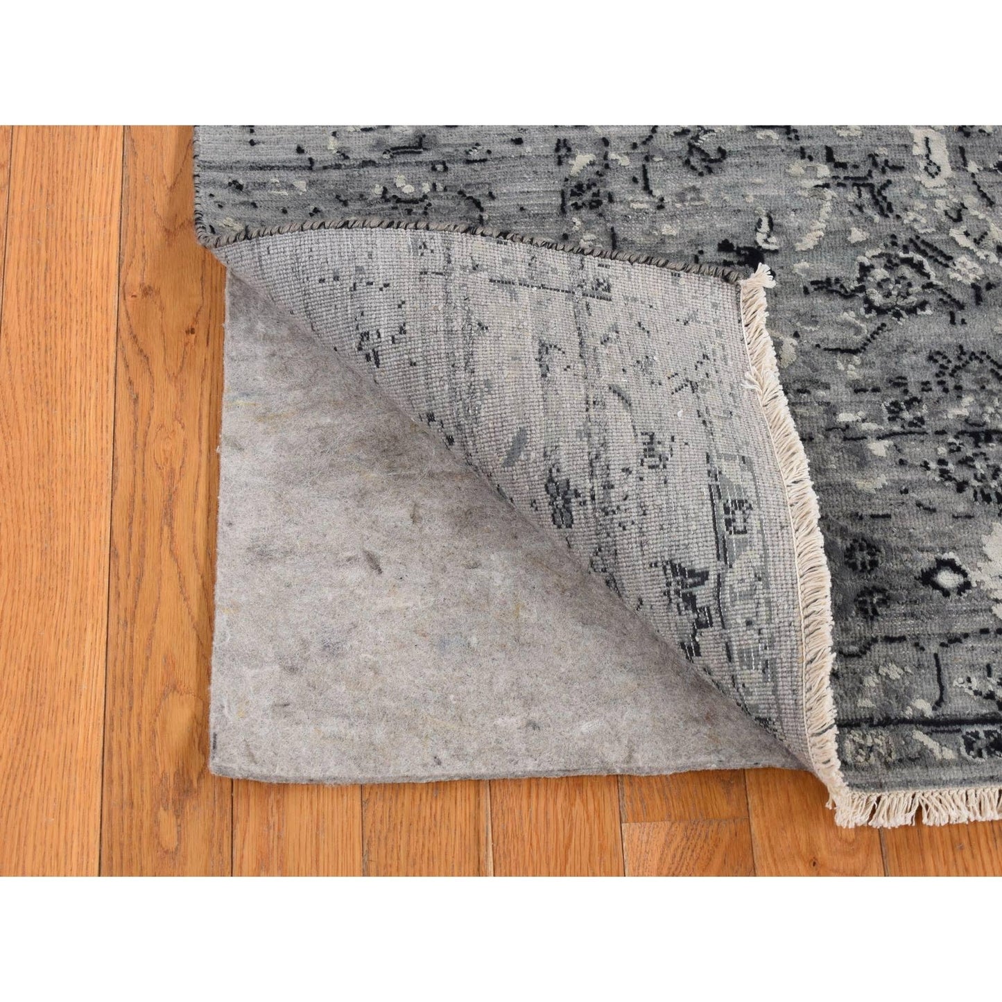 5'1"X7' Black Coral Design Silk And Wool Hand Knotted Oriental Rug