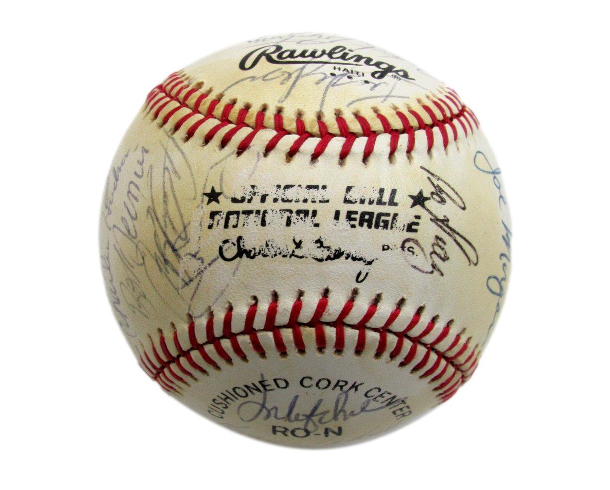 1983 Phillies Nl Champs Team Sign By 27 Onl