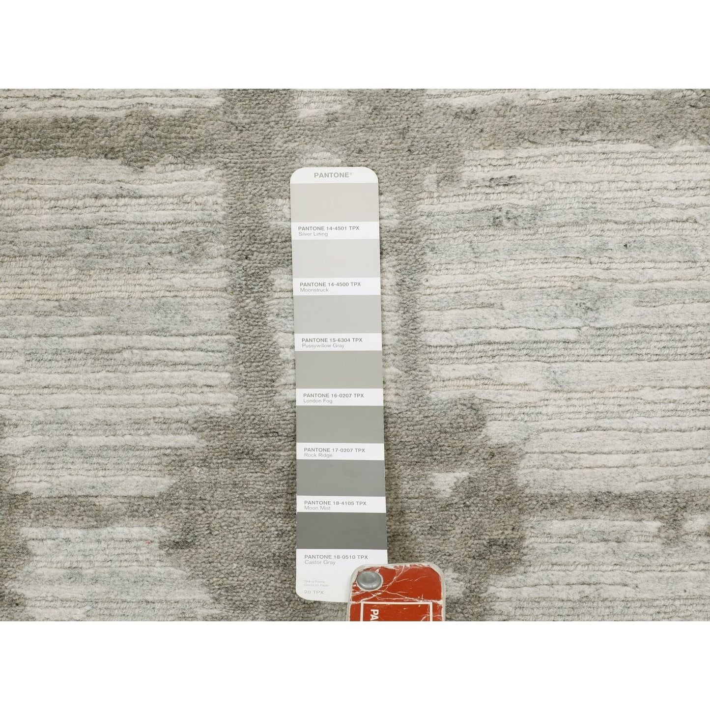 2'6"X8' Hand Spun Undyed Natural Wool Modern Hand Knotted Runner Rug