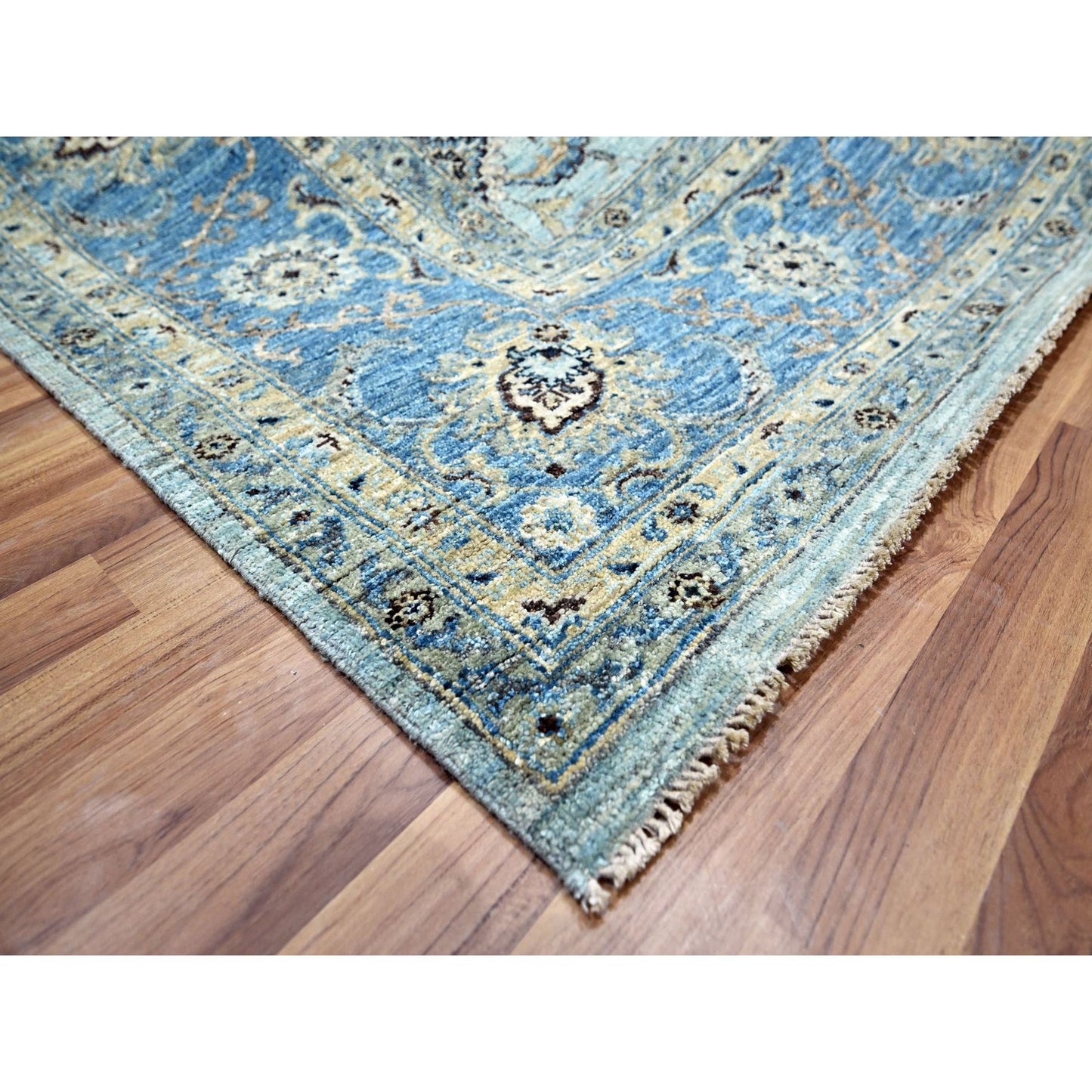 8'X8' Sky Blue Shah Abbas Flower Design Pure Wool Hand Knotted Square Rug