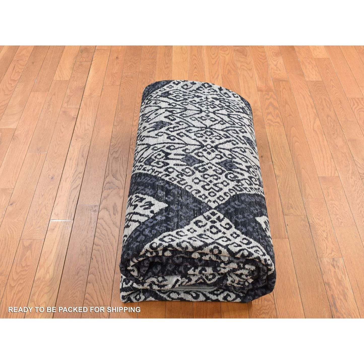9'X12'3" Vista White Hand Knotted Pure Silk Small Repetitive Design Rug