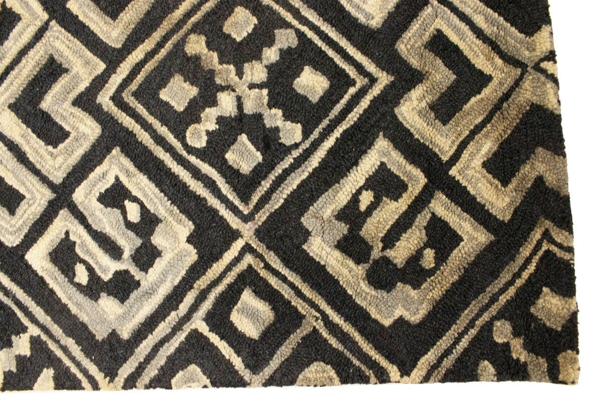 Hand-Tufted Dark Gray Geometric Rug Modern Area