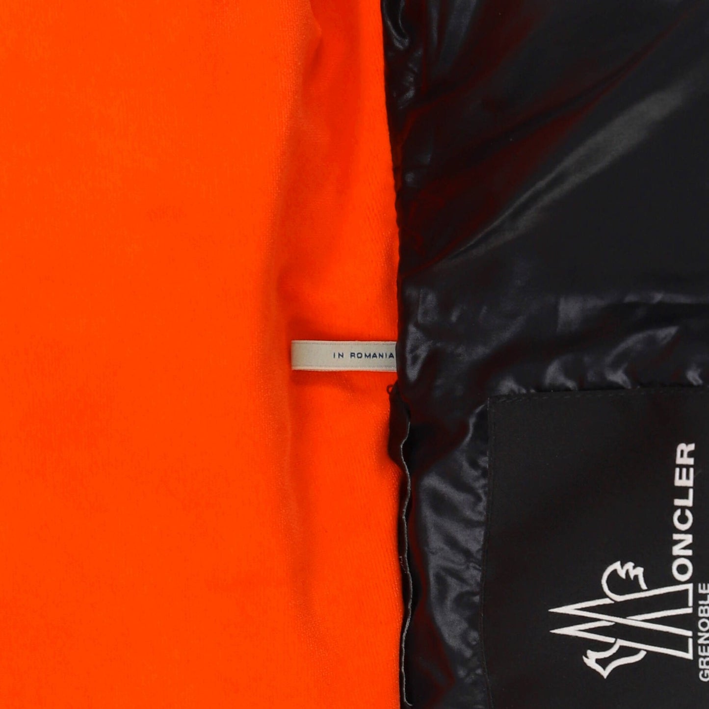 Moncler Women'S Atena Hooded Puffer Jacket Quilted Velvet With Down