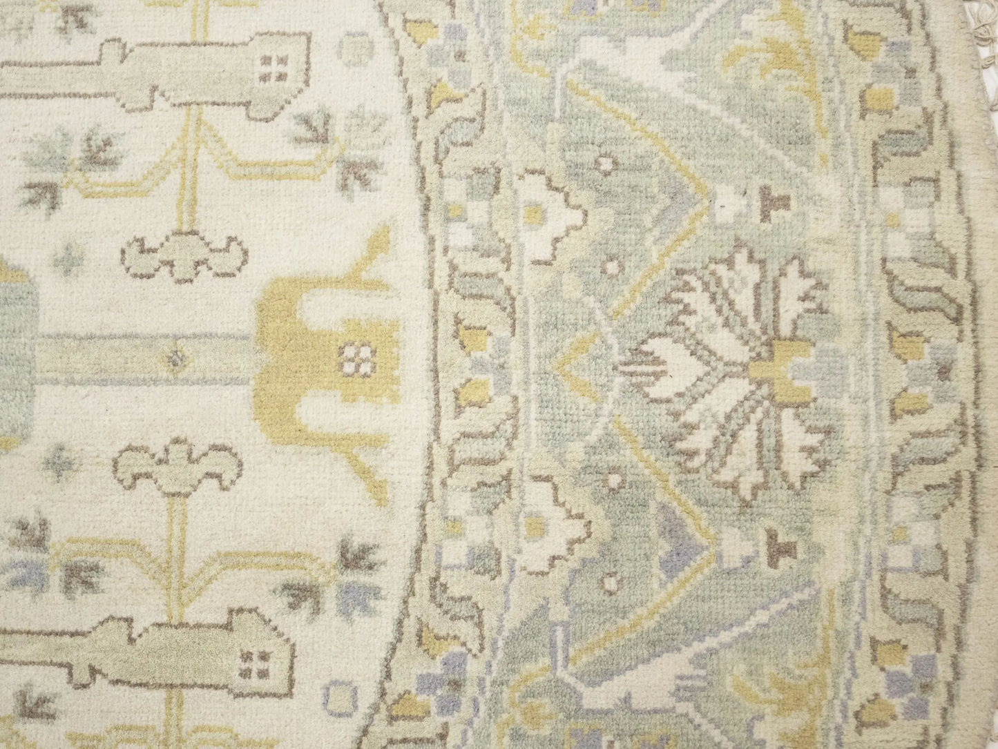 Hand-Knotted Cream Oushak Floral Round Rug