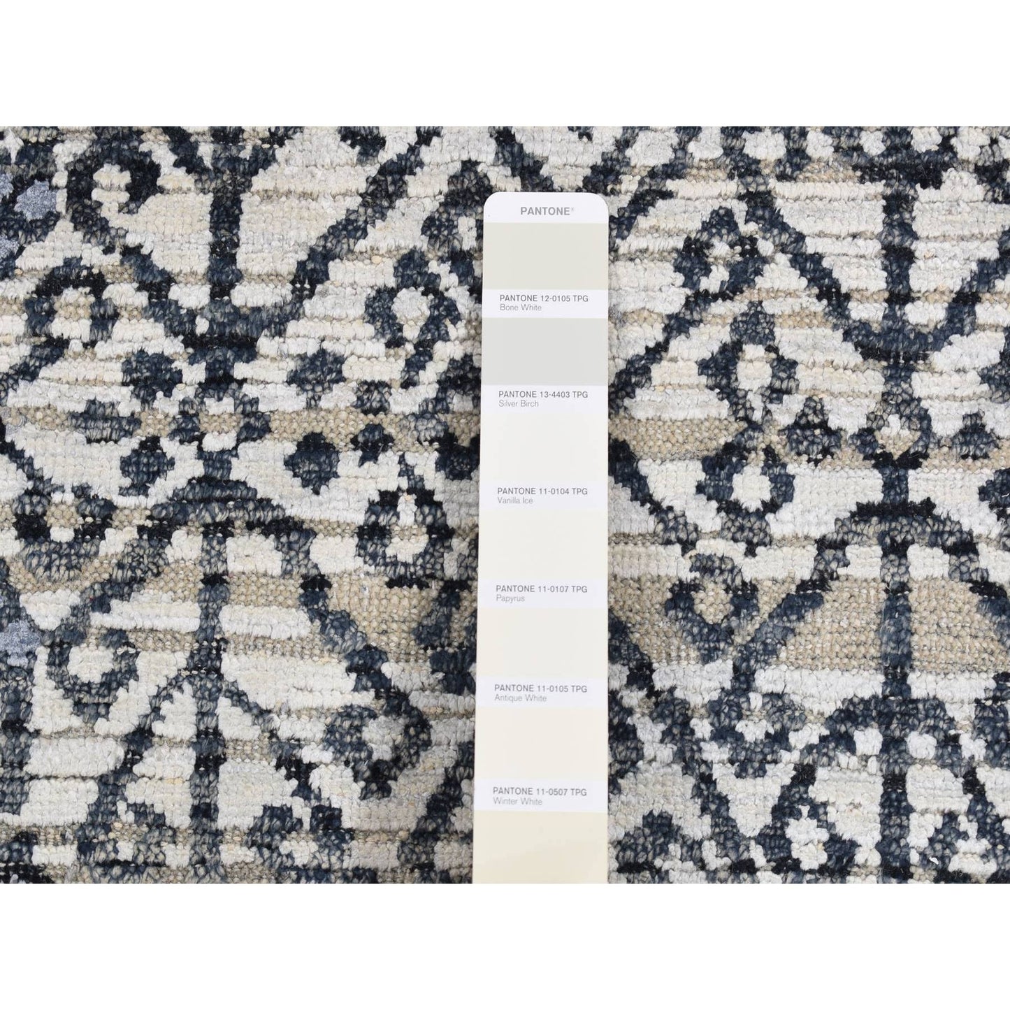 9'X12'3" Vista White Hand Knotted Pure Silk Small Repetitive Design Rug