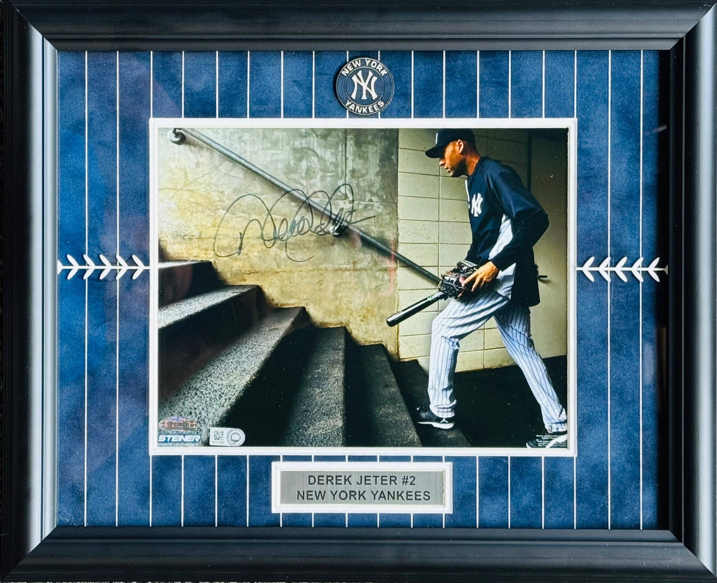 Derek Jeter Autographed 8X10 Framed Baseball Photo (Mlb/Steiner)