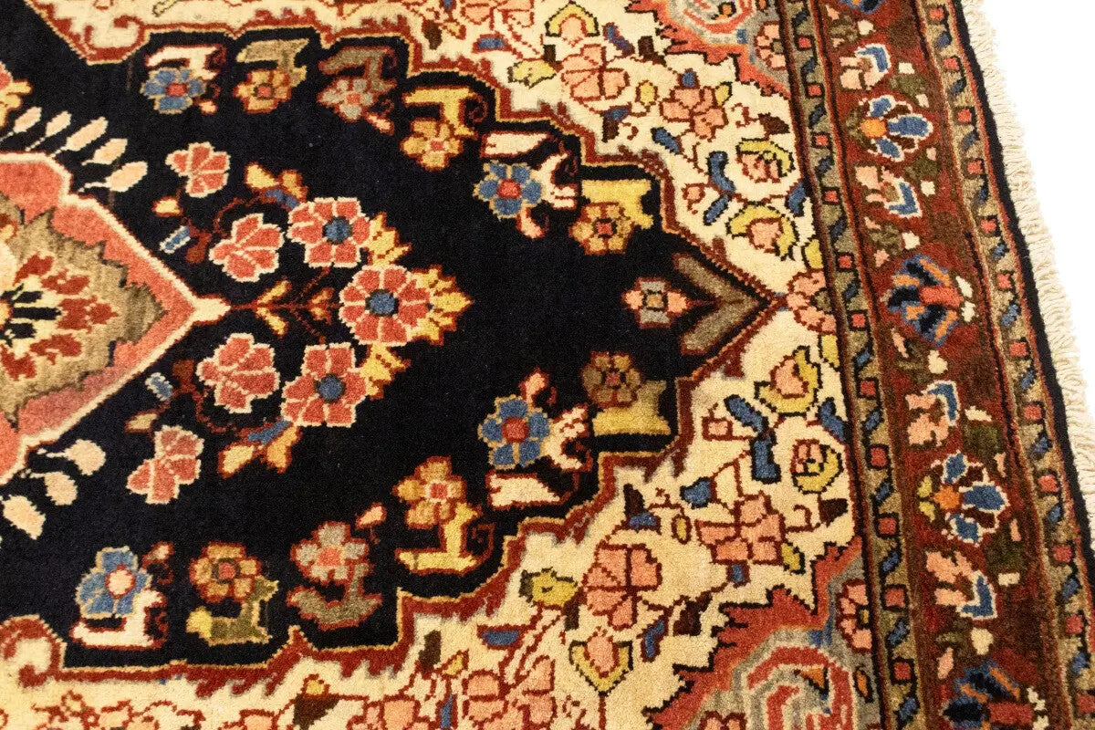 Antique Traditional Floral Oriental Rug Bedroom