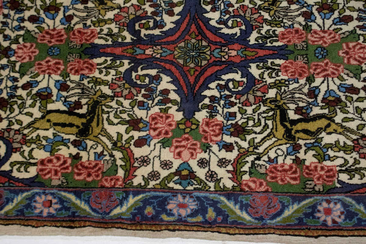 One-Of-A-Kind Handmade Oriental Rug Small Floral
