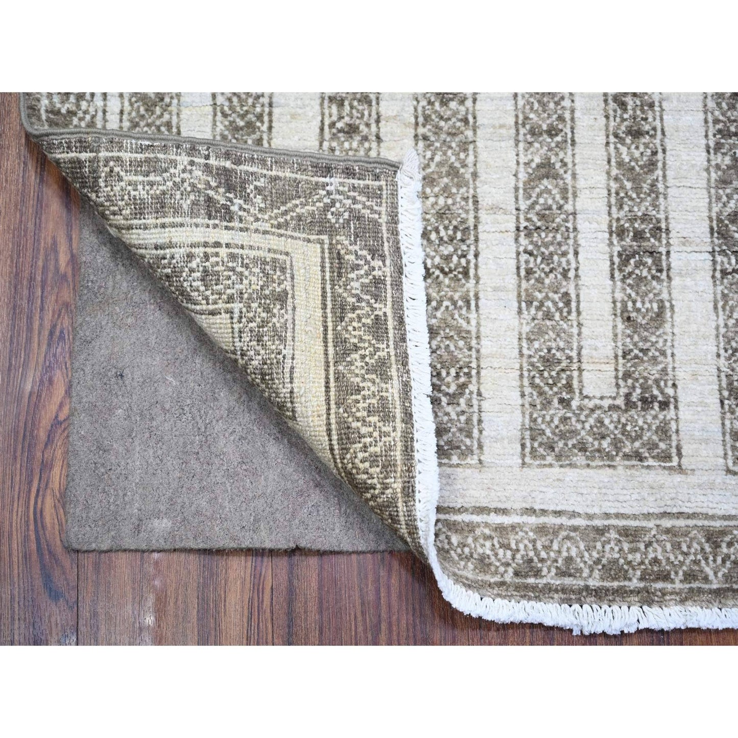 2'6"X5'8" Taupe Brown Fine Peshawar Hand Knotted Wool Oriental Rug