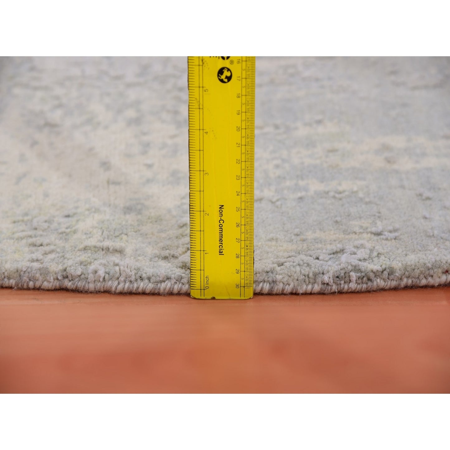 6'X6' Flannel Gray Wool And Silk Hand Knotted Modern Abstract Round Rug