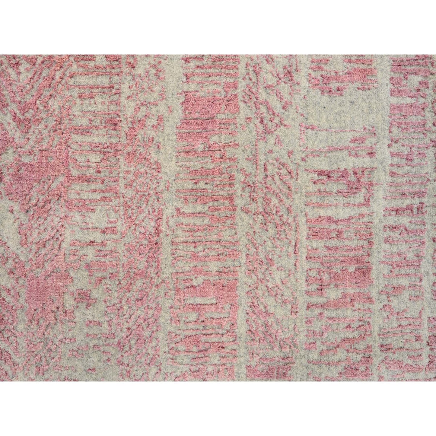 2'6"X8' Rose Pink Wool And Art Silk Jacquard Hand Loomed Runner Rug