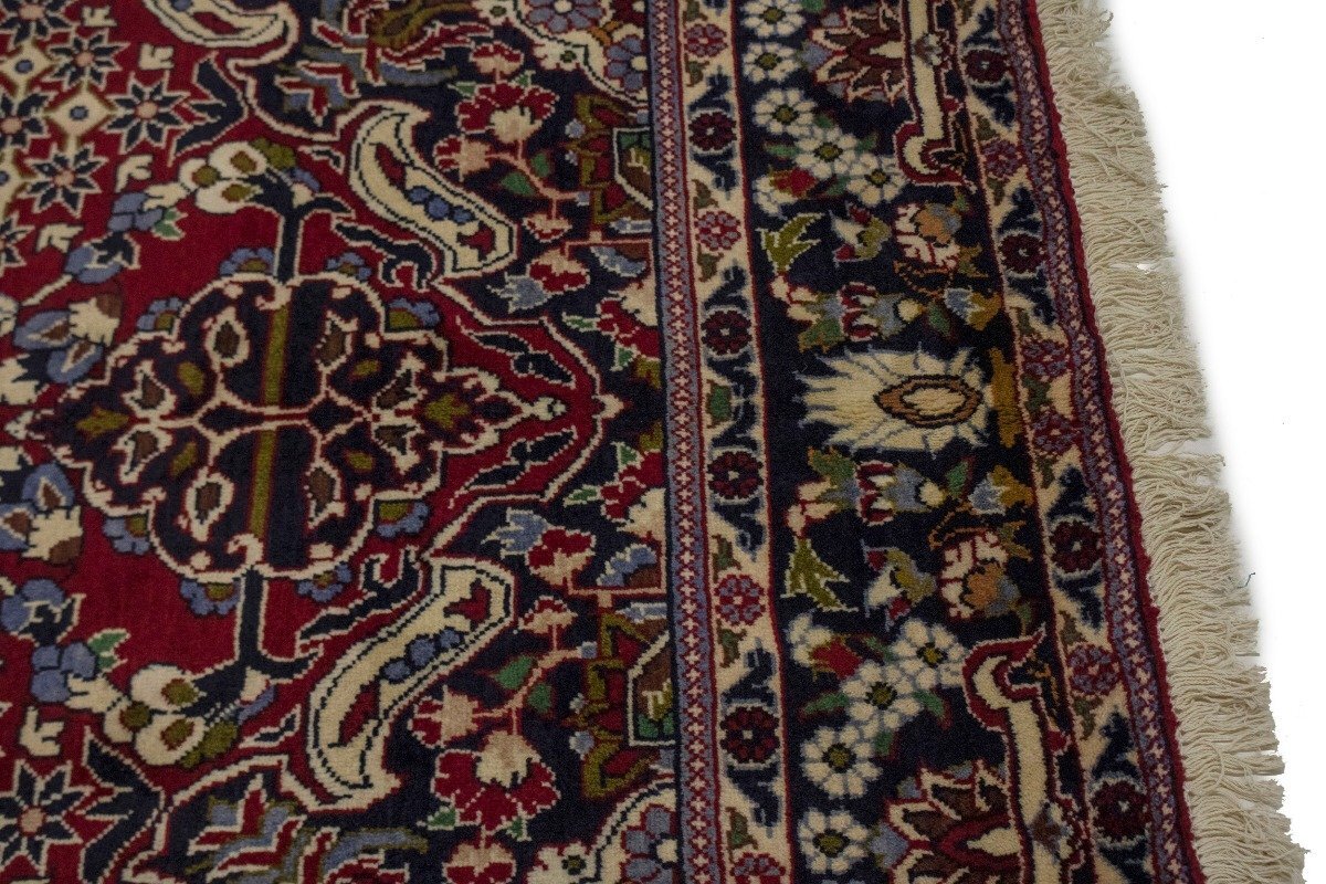 Hand-Knotted Vintage Oriental Rug Classic Floral