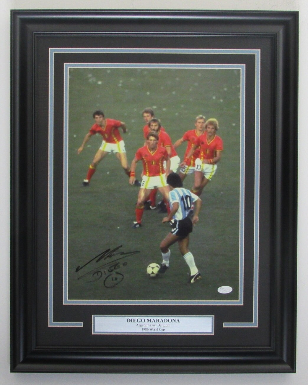 Diego Maradona Autographed 11X14 Photo -