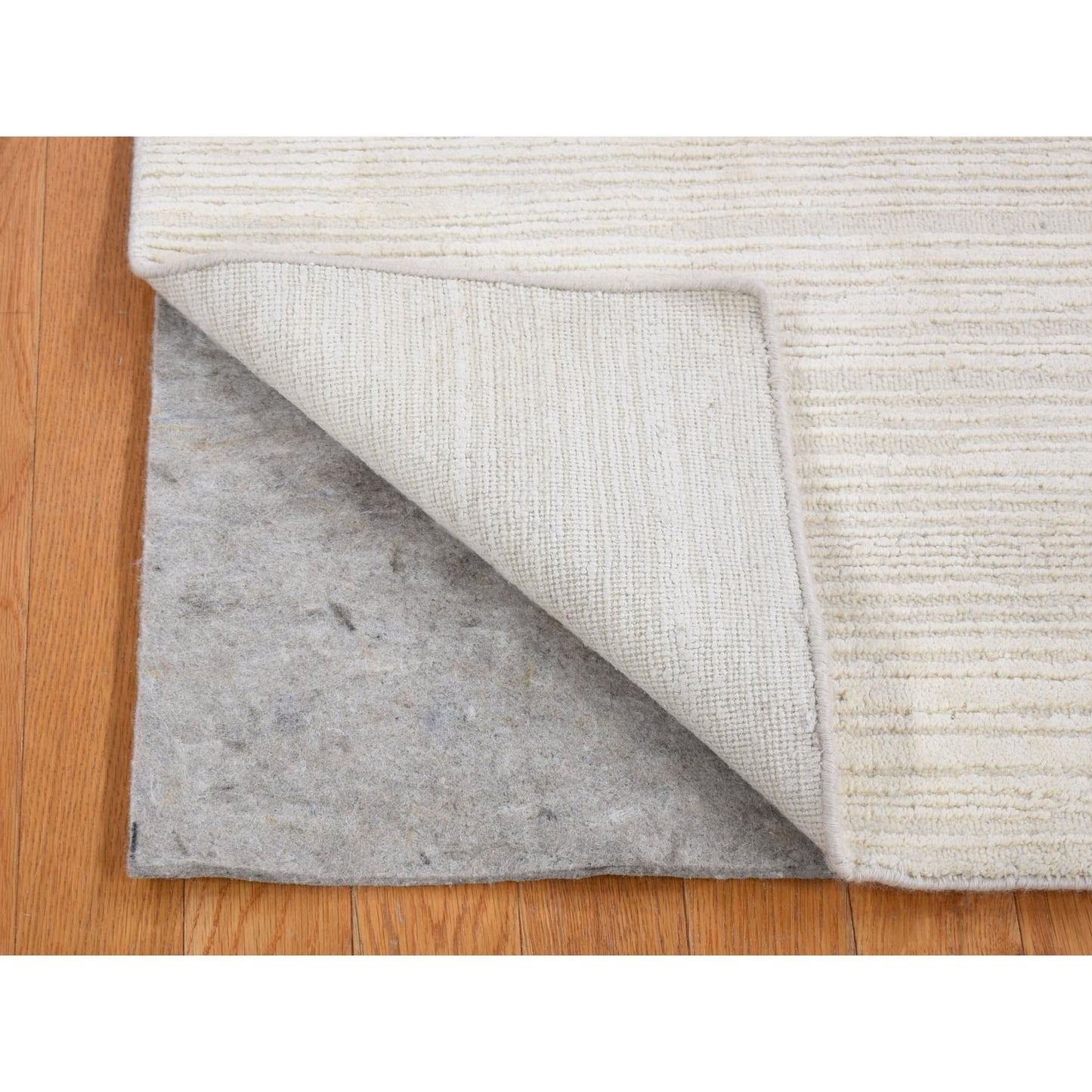 2'1"X2'1" Ivory Modern Design Silk Textured Wool Hand Loomed Square Rug