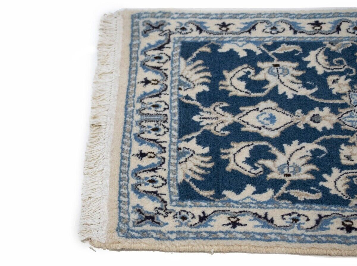 Hand-Knotted Oriental Rug Small Classic Floral