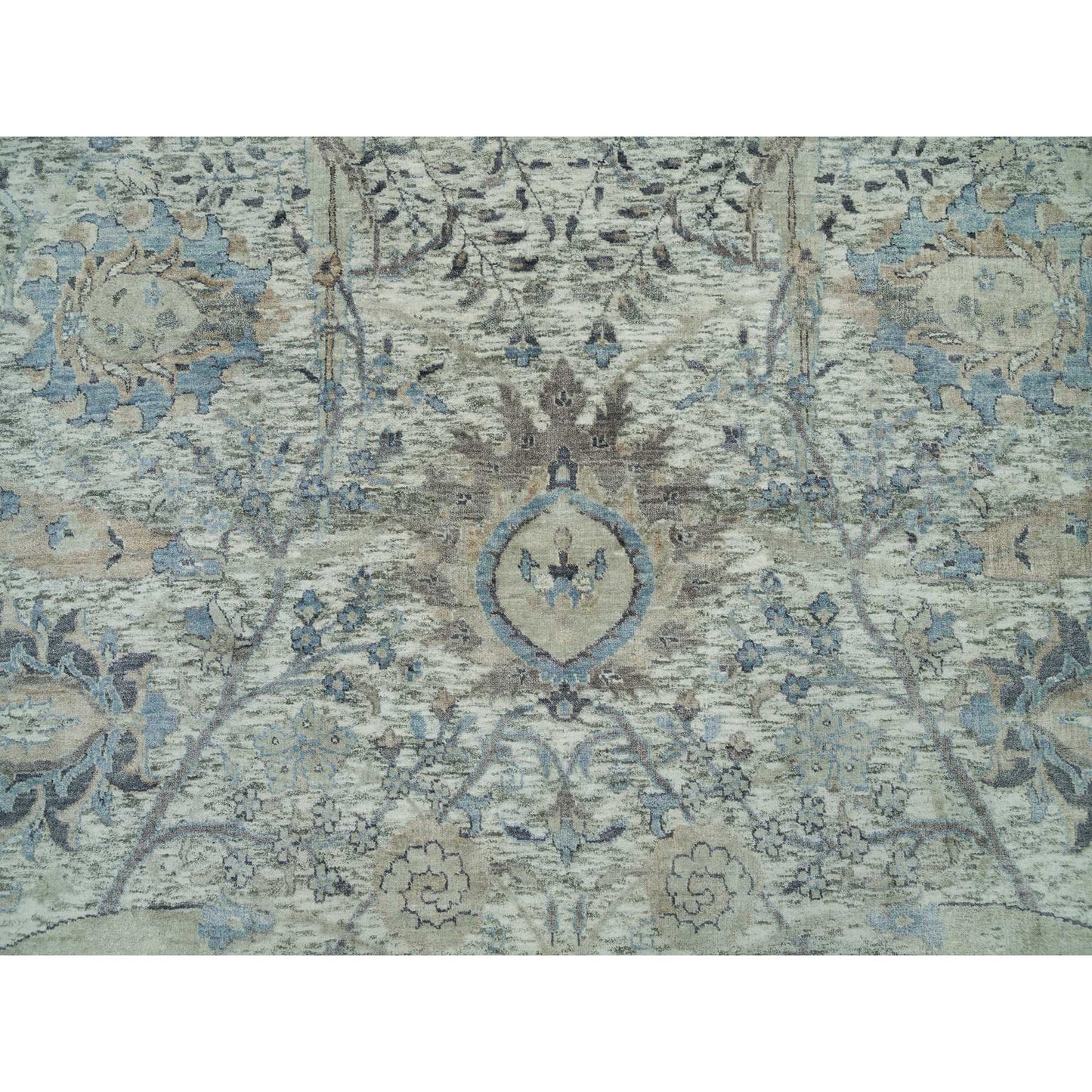 8'X8' Delicate White Sickle Leaf Hand Knotted Silk And Wool Square Rug