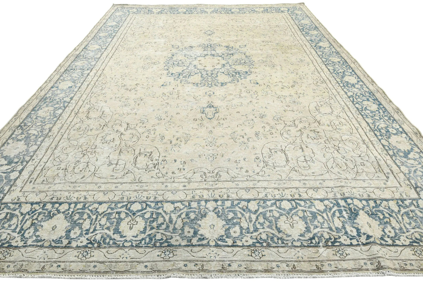 Handmade Muted Floral Distressed 10X13 Ft Vintage