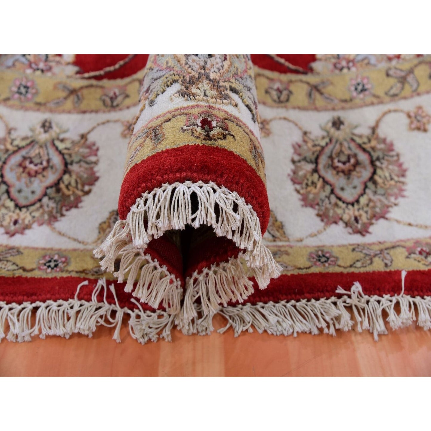 8'X8' Red Dahlia Wool And Silk Hand Knotted Rajasthan Design Round Rug