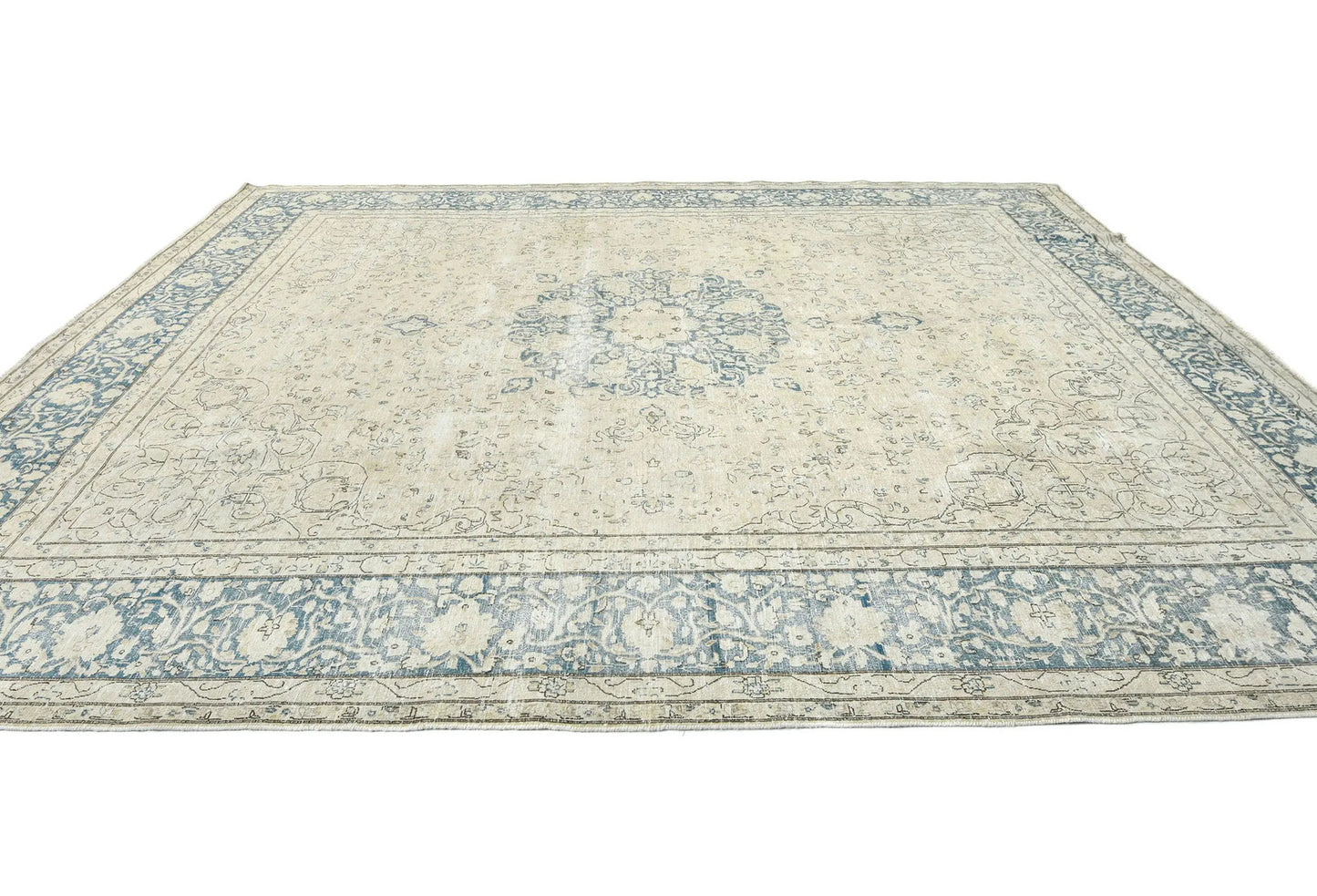 Handmade Muted Floral Distressed 10X13 Ft Vintage