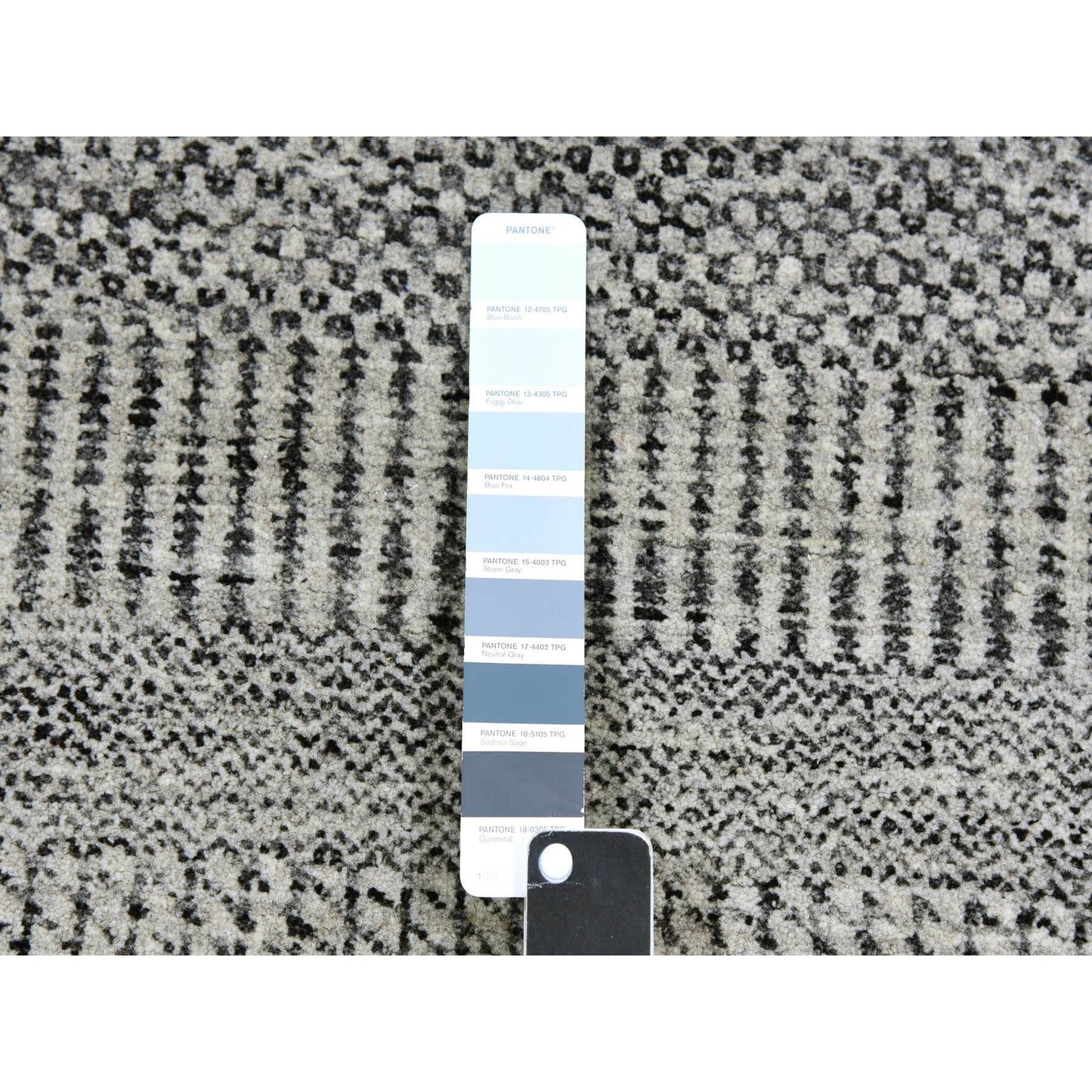 2'7"X8' Power Gray Grass Design Hand Knotted Undyed Wool Runner Rug