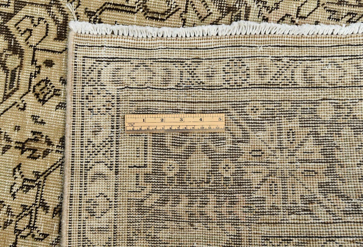 Distressed Antique Rug Muted Classic Floral