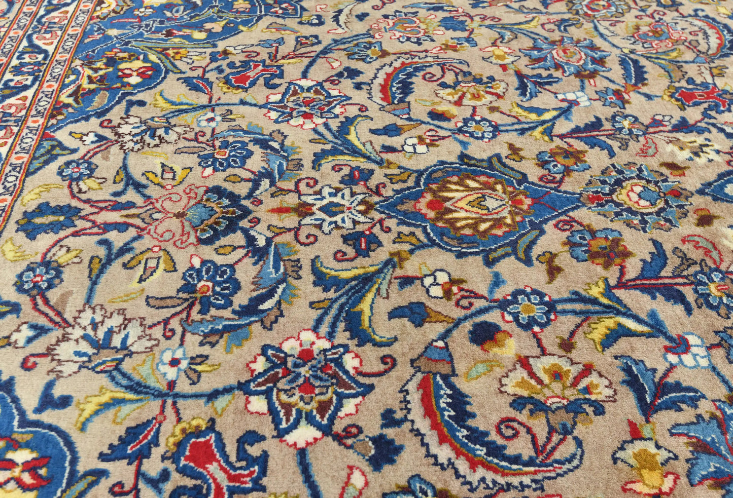 Vintage Handmade Beige Oriental Rug Floral Design