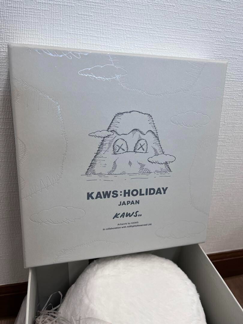 Kaws : Holiday Japan Limited Edition - Mount Fuji