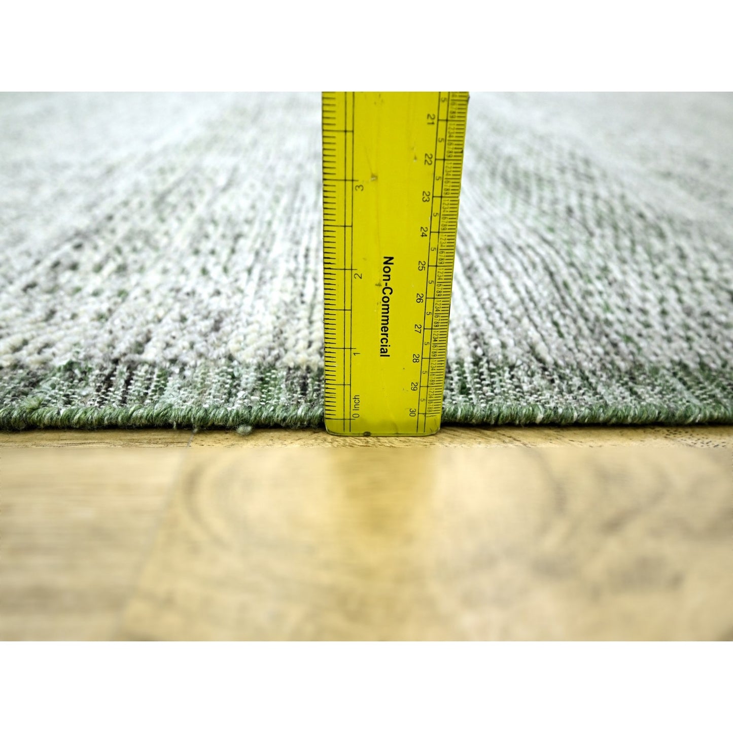 9'9"X13'10" White With Green Oxidized Grass Design Hand Knotted Wool Rug