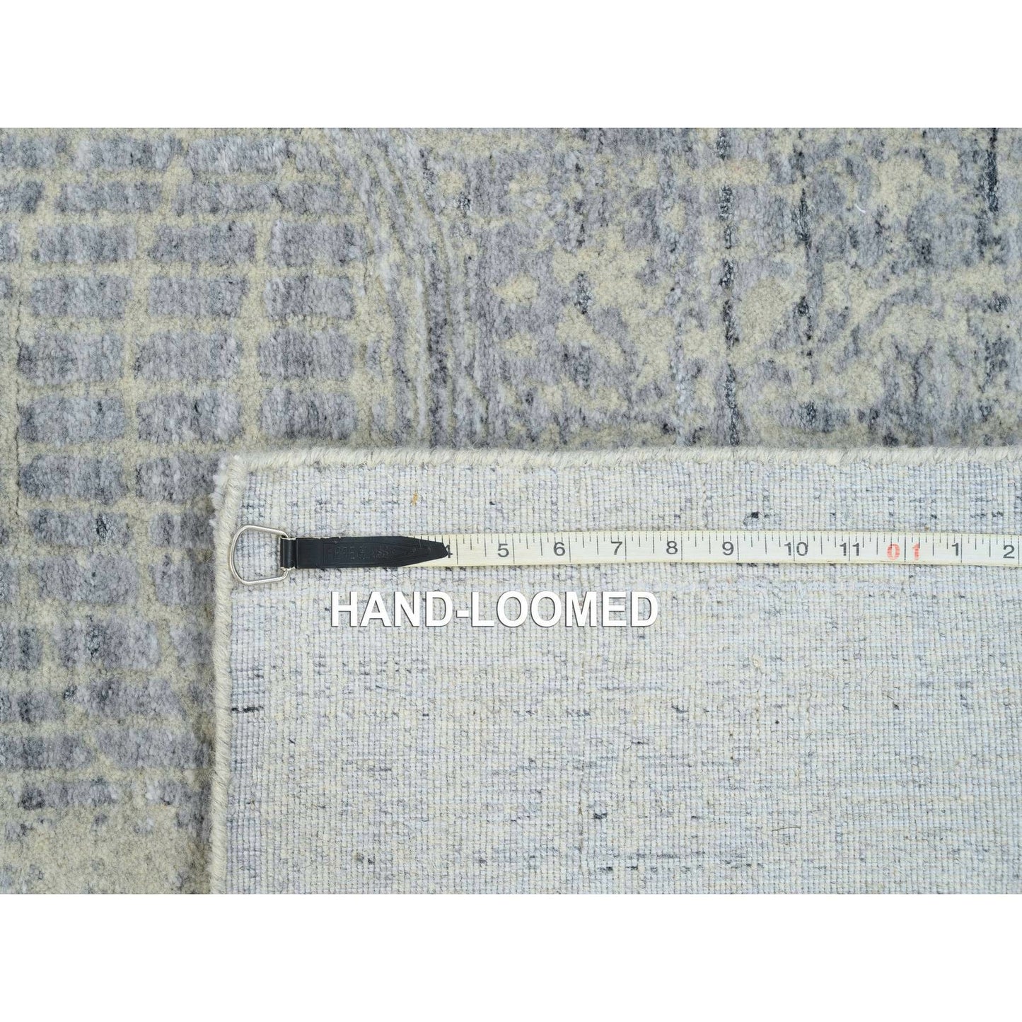 2'6"X8' Gray Jacquard Hand Loomed Wool And Plant Based Silk Runner Rug