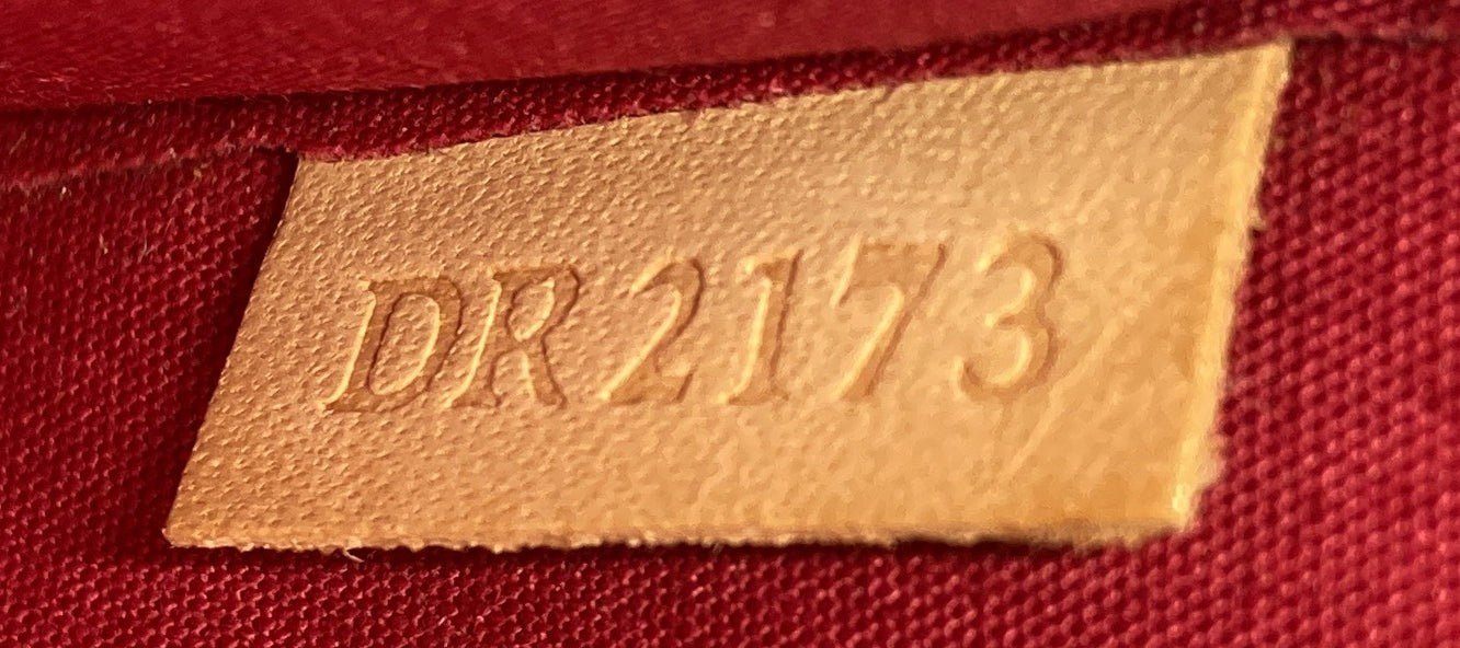 Louis Vuitton Pochette Accessoires Nm Monogram Vernis