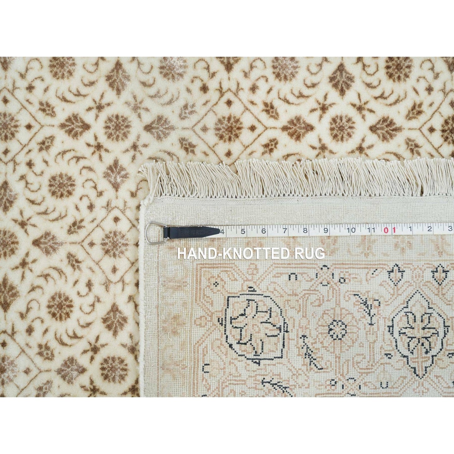 4'7"X6'8" Ivory Herrita Design 250 Kpsi Wool Hand Knotted Runner Rug