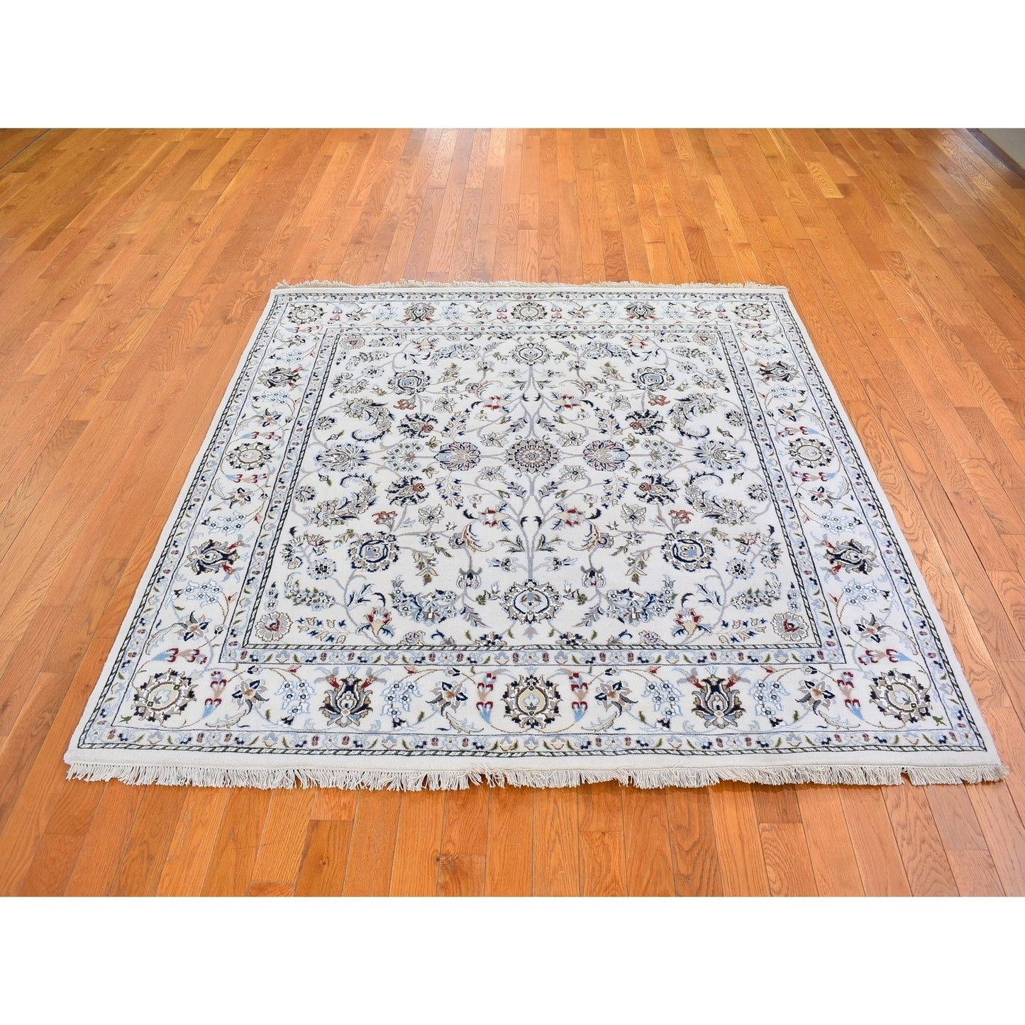 6'1"X6'1" Ivory Wool 250 Kpsi All Over Flower Design Nain Hand Knotted Rug