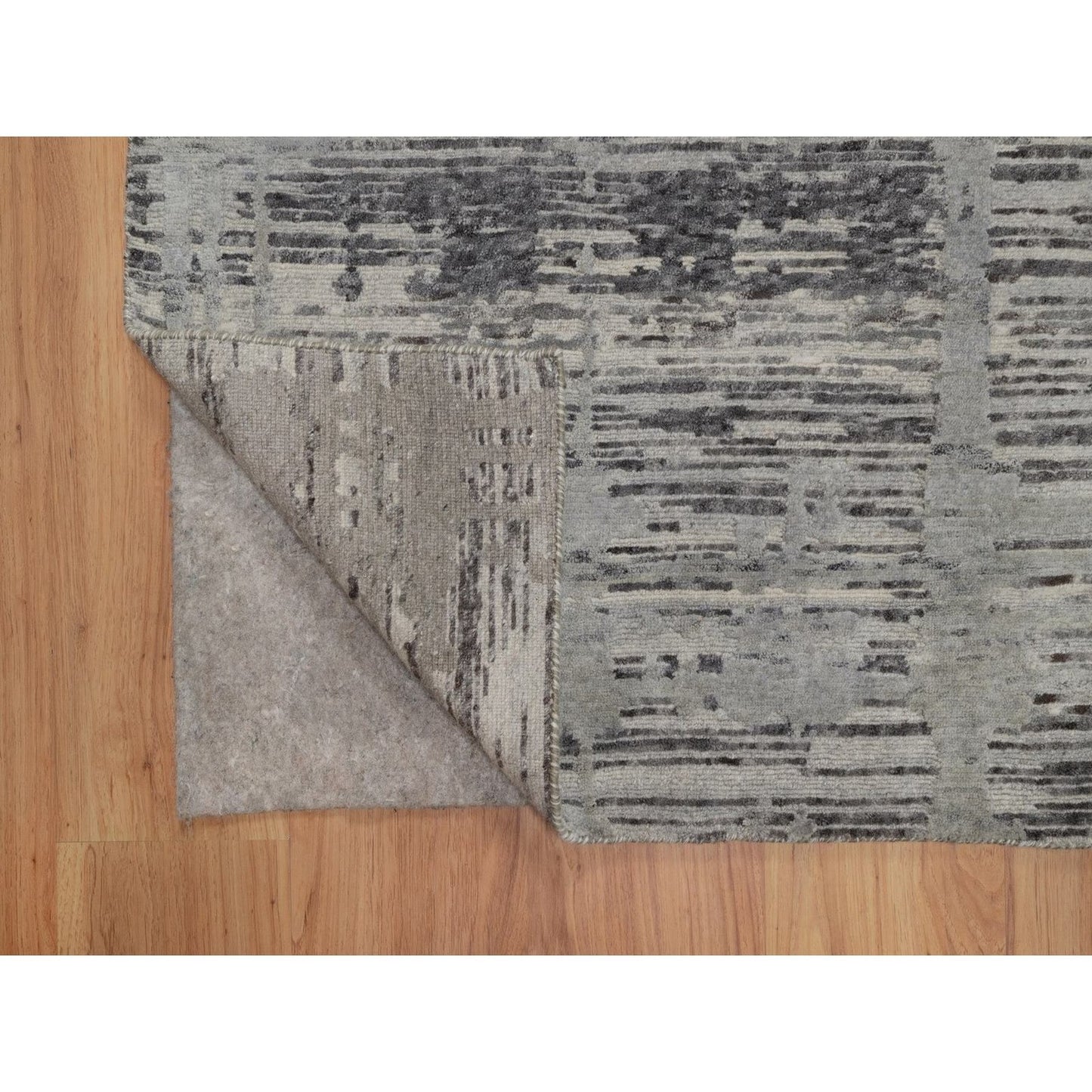 5'X7' Gray Hand Knotted Rug Modern Criss Cross Erased Design Natural Wool