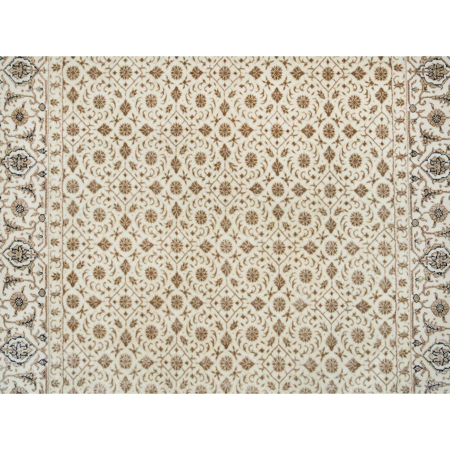 4'7"X6'8" Ivory Herrita Design 250 Kpsi Wool Hand Knotted Runner Rug