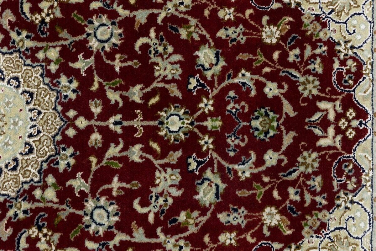 Handmade Indo-Nain Oriental Rug Classic Red