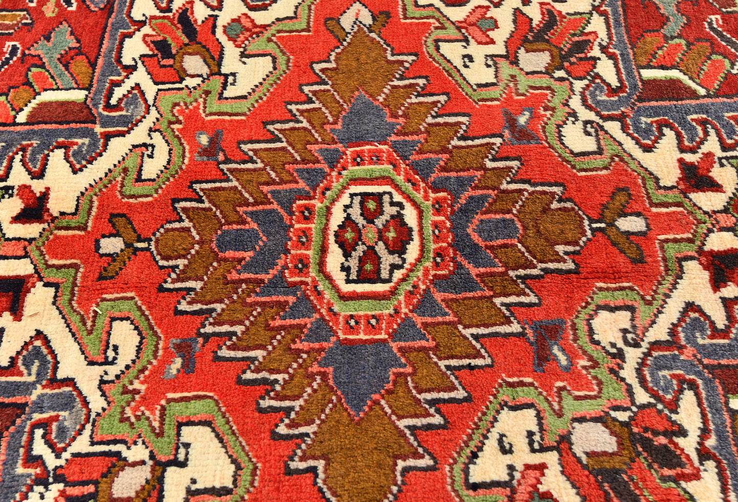 Handmade Vintage Heriz Oriental Rug Classic