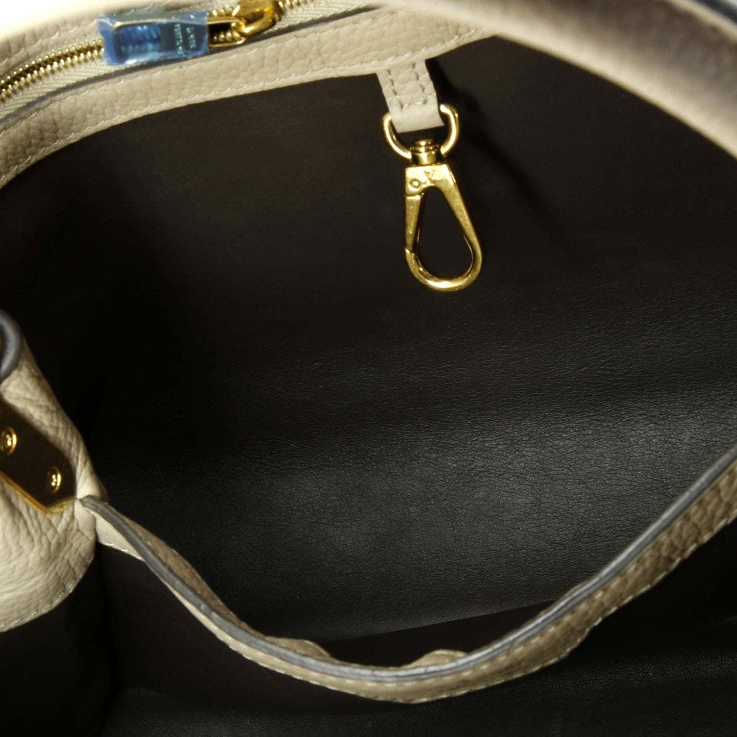 Louis Vuitton Capucines Bag Leather Pm