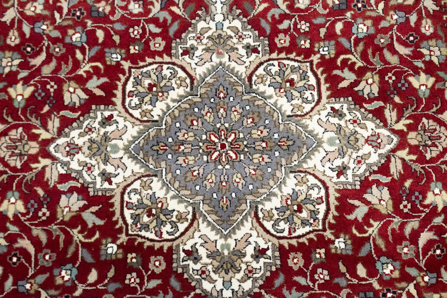 Extra Fine Handmade Wool Oriental Rug 6'5X9'9 Ft