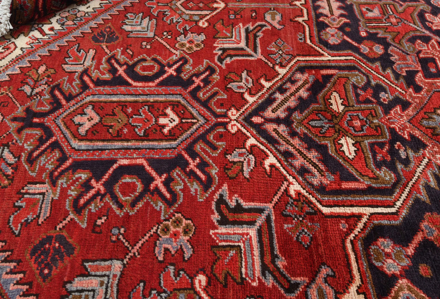 Vintage Serapi Handmade Oriental Rug Classic