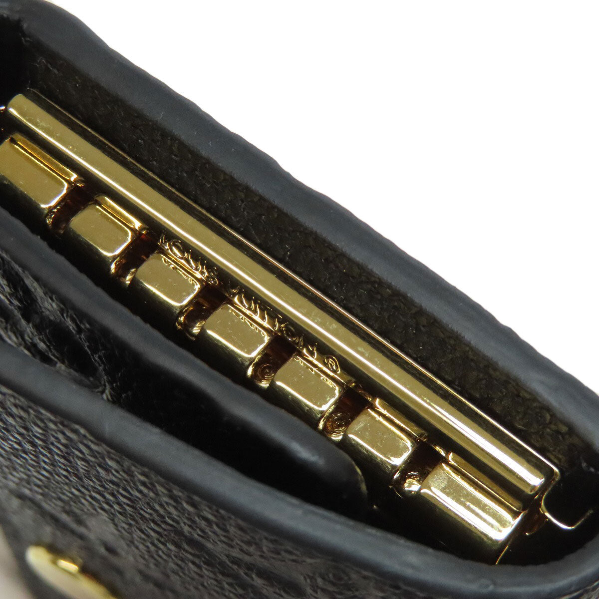 Louis Vuitton M64421 Key Holder Multicles 6
