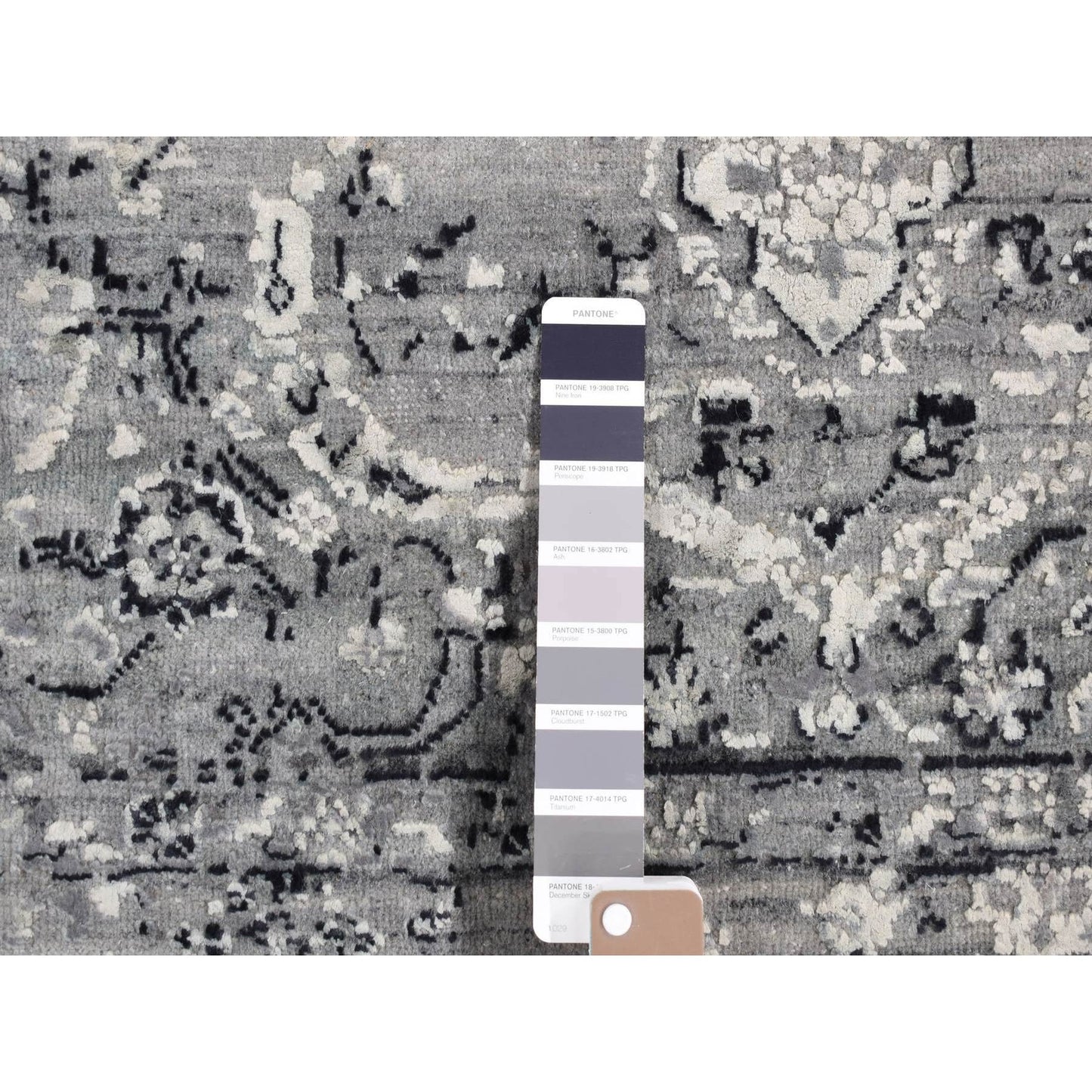 5'1"X7' Black Coral Design Silk And Wool Hand Knotted Oriental Rug