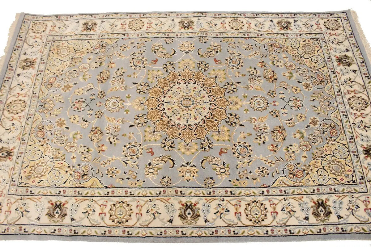 Handmade Extra Fine Indo-Nain Oriental Rug