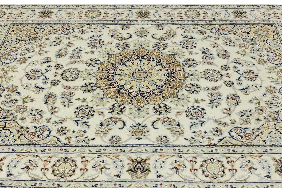 Hand-Knotted Floral Indo-Nain Rug Traditional