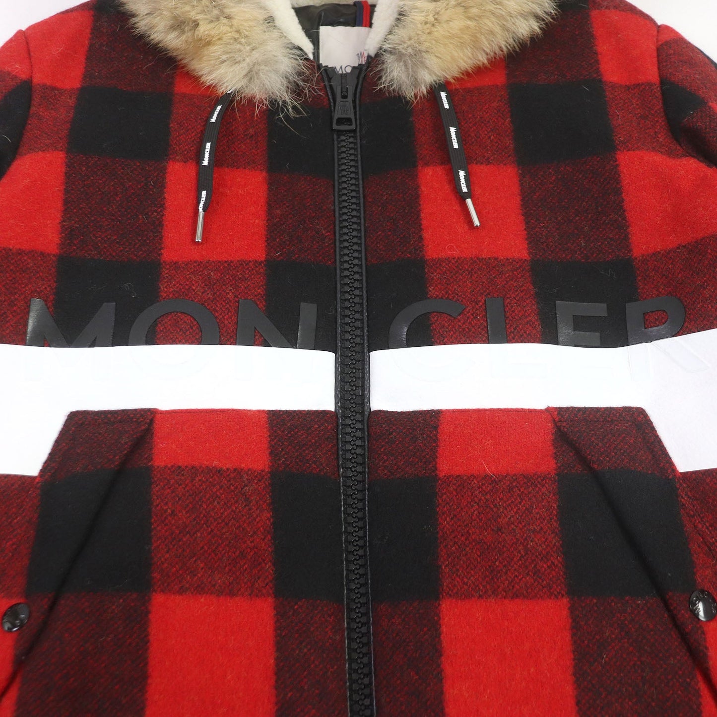 Moncler Down Jacket Wool Red Black Stecknadel Horn 1